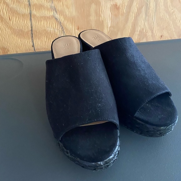 H&M Black Summer Platforms! ☀️ - Picture 3 of 5